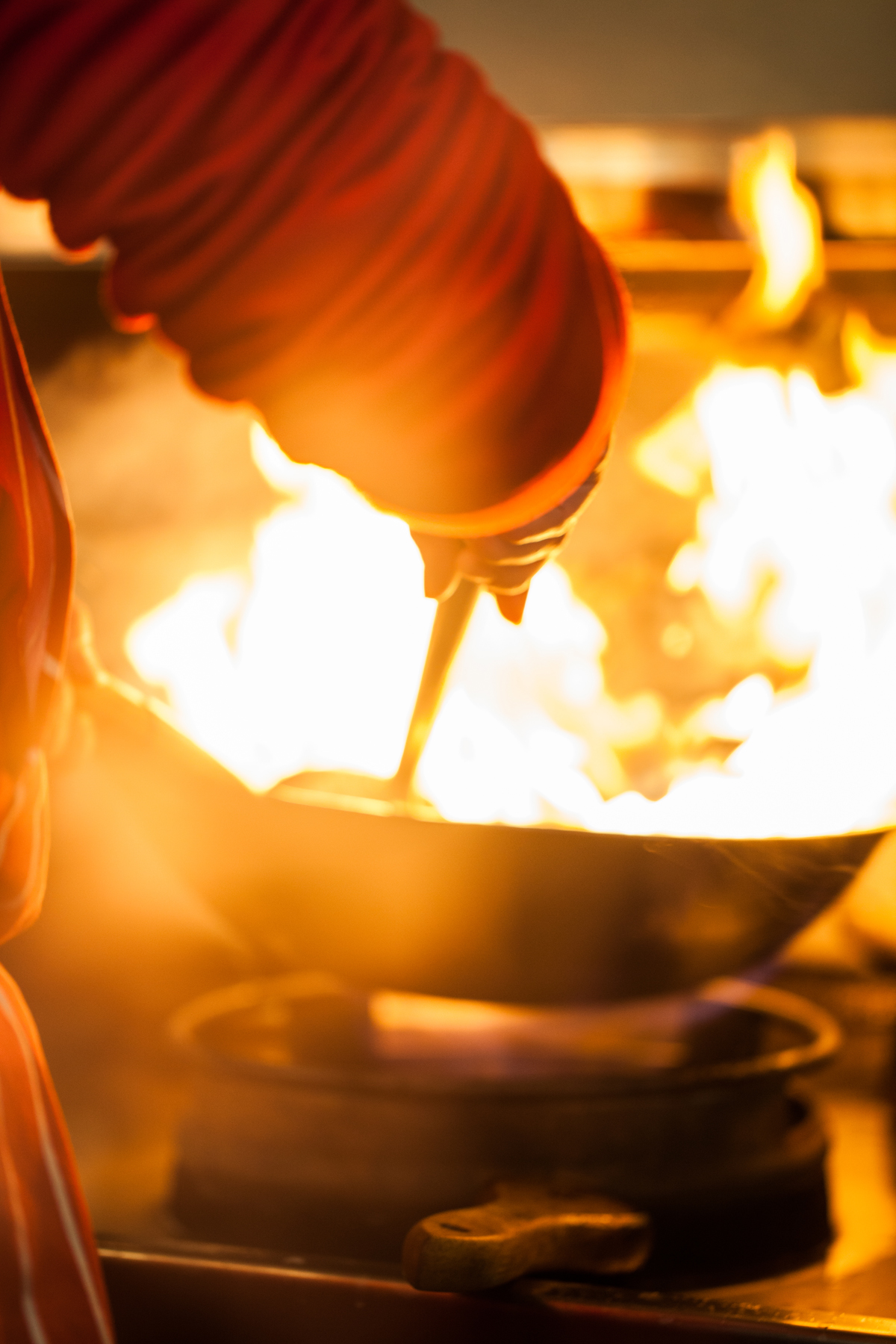 PChef cooking with a wok | FOOD & DRINK Photography | RICHARD FORRESTER Photographer